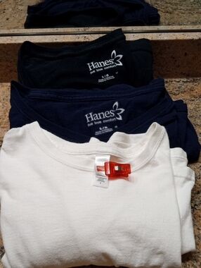 Set of 3- Hanes Long Sleeve Tees - White, Navy & Black. Size Large